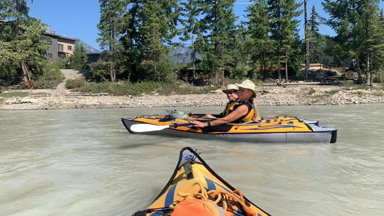 גולדן Vagabond Lodge At Kicking Horse מראה חיצוני תמונה