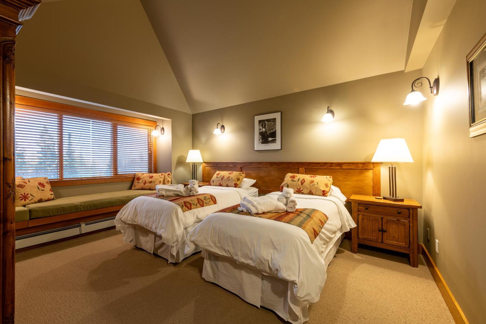 גולדן Vagabond Lodge At Kicking Horse מראה חיצוני תמונה