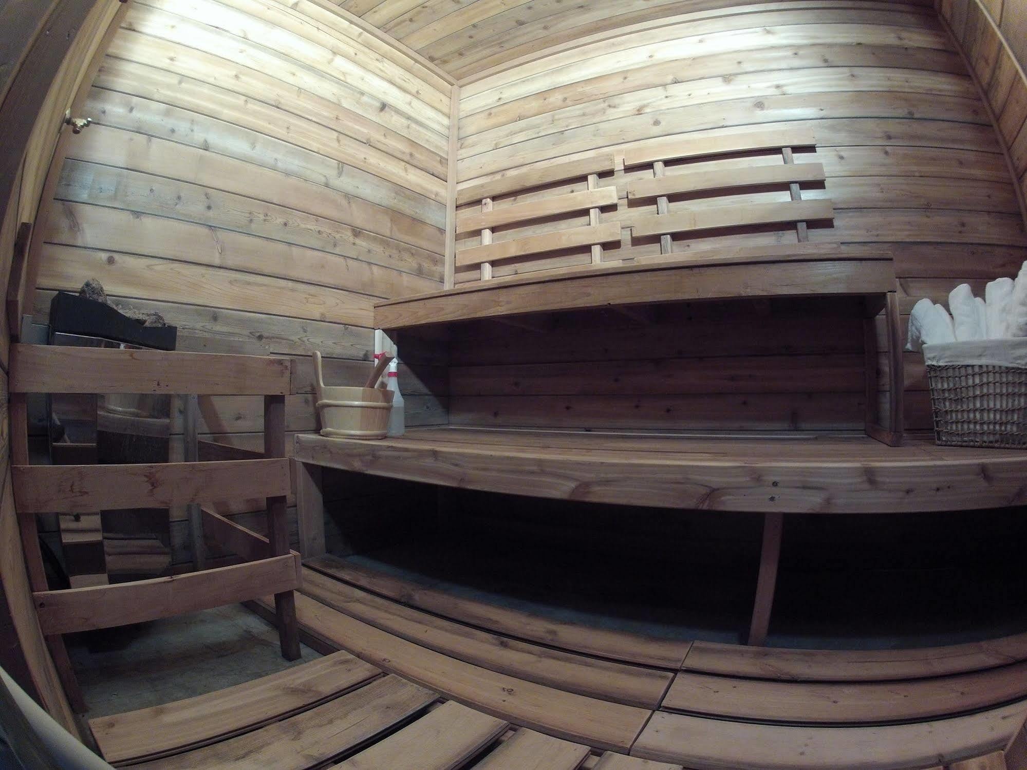 גולדן Vagabond Lodge At Kicking Horse מראה חיצוני תמונה
